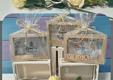 Hucha de Madera Personalizada con Asa y Letras de Madera — hucha - Vista 5