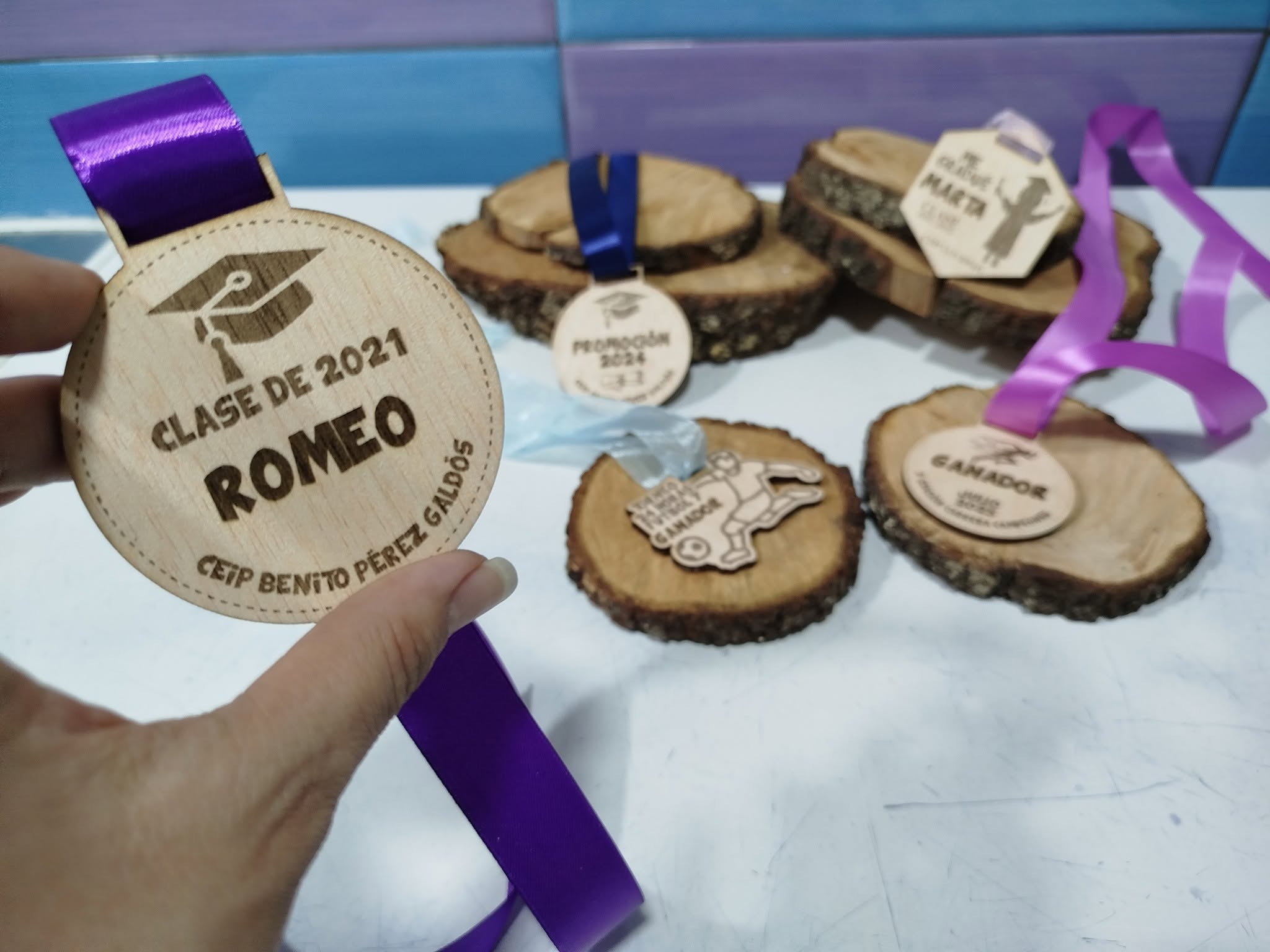 Medalla de Madera Personalizada — Detalles para eventos - Vista 6