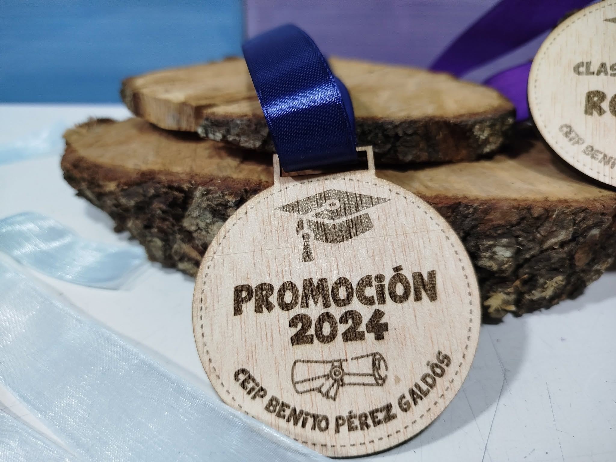 Medalla de Madera Personalizada — Detalles para eventos - Vista 9