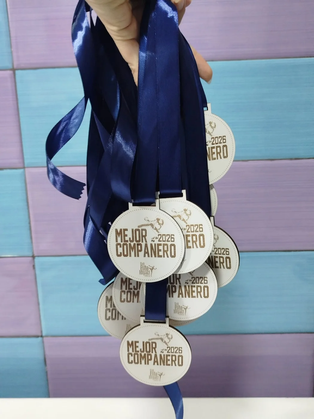 Medallas de Madera Personalizadas con Grabado Láser — medallas - Vista 5
