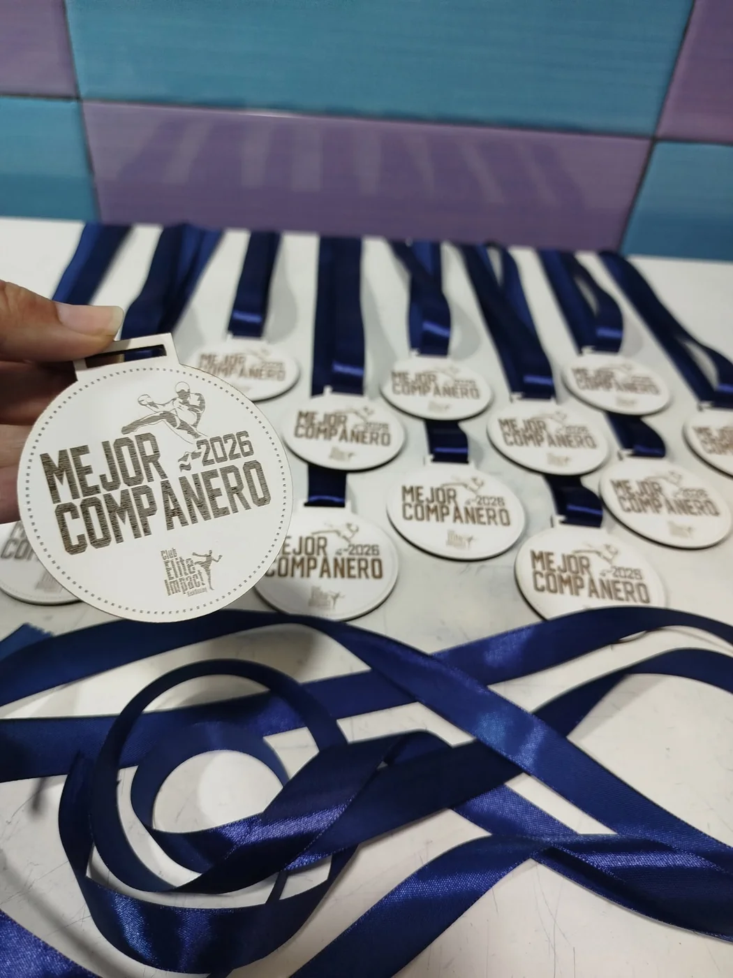 Medallas de Madera Personalizadas con Grabado Láser — medallas - Vista 3