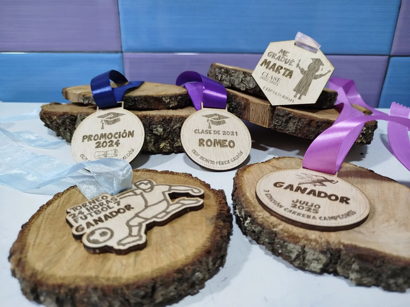 Medallas de Madera Personalizadas con Grabado Láser