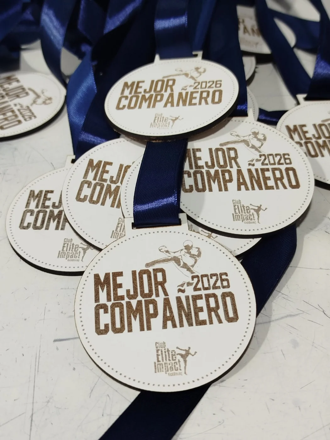 Medallas de Madera Personalizadas con Grabado Láser — medallas - Vista 4