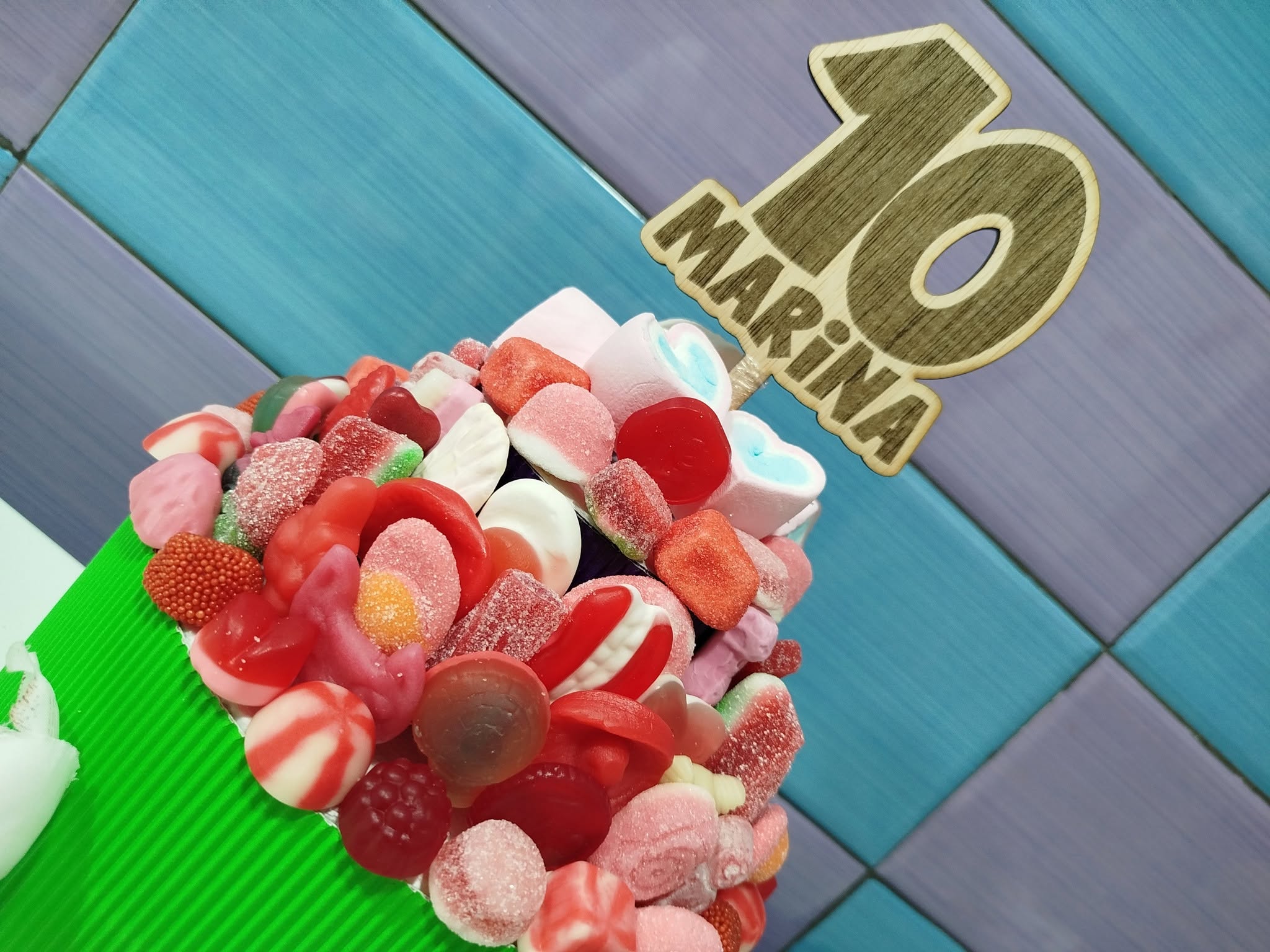 Tarta de Gominolas Personalizada — Detalles para eventos - Vista 3