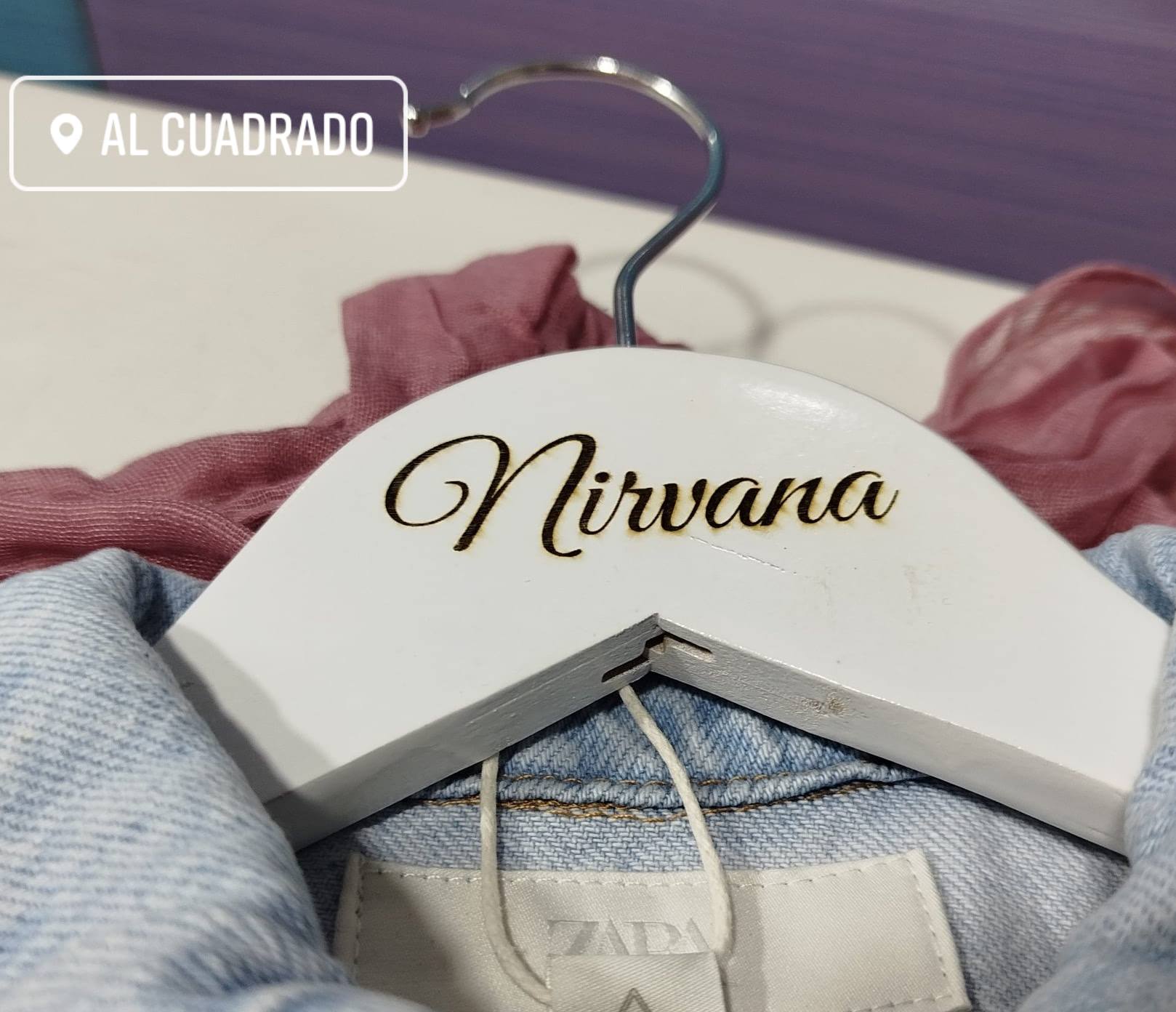 Vista adicional de Perchas (Personalizadas)